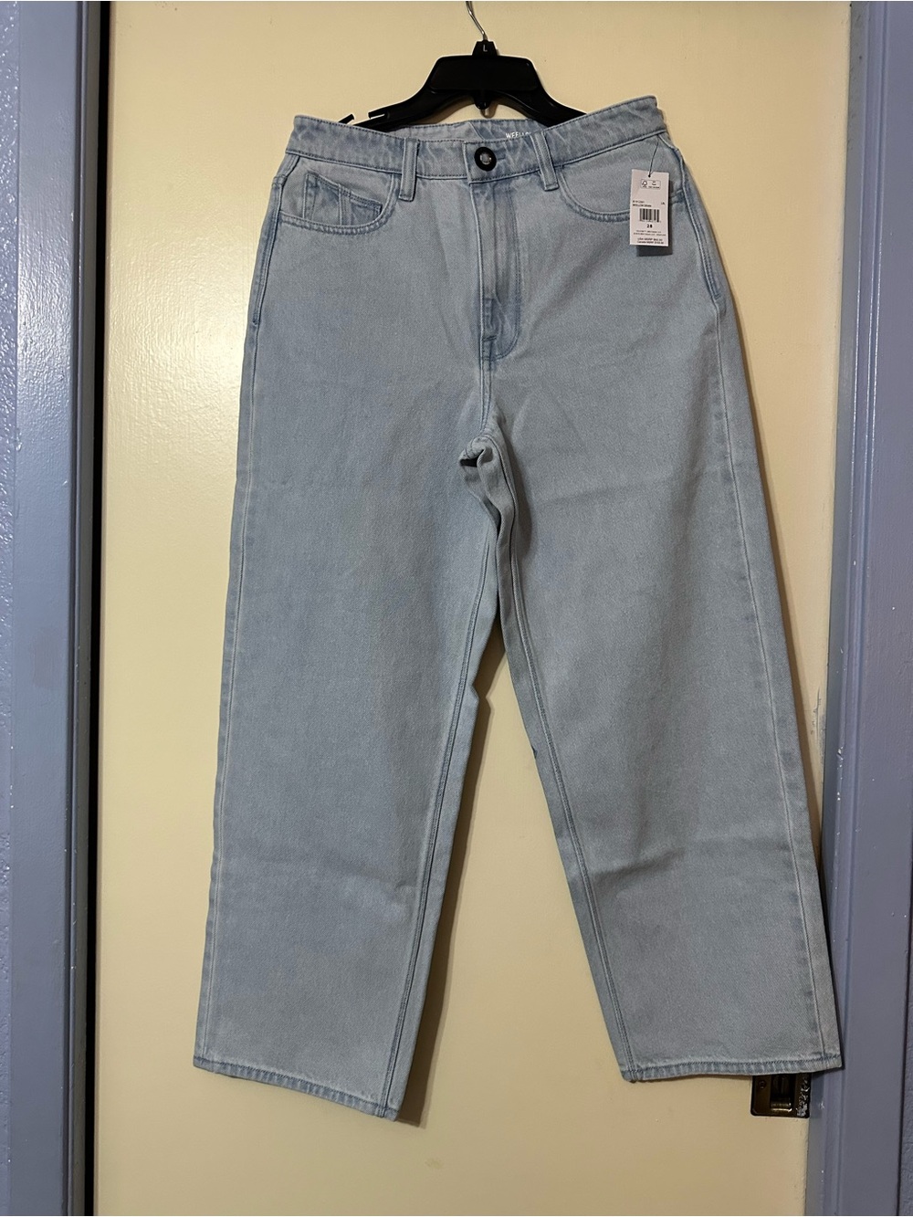 Volcom Light Wash Straight loose fit women's jeans size 28